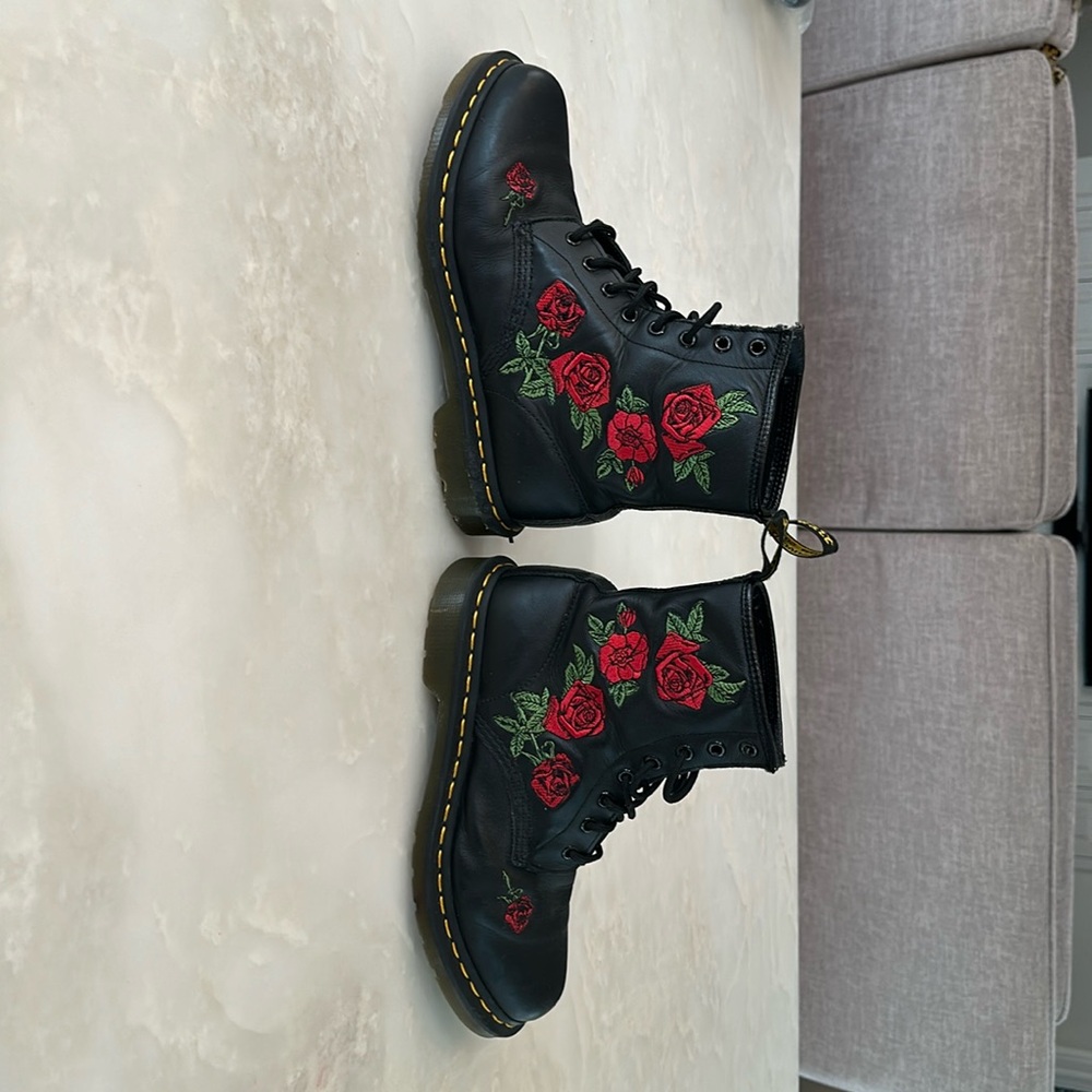 Dr Martens flower boots